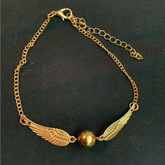 Harry Potter Golden Snitch Bracelet - Picture 3 of 4